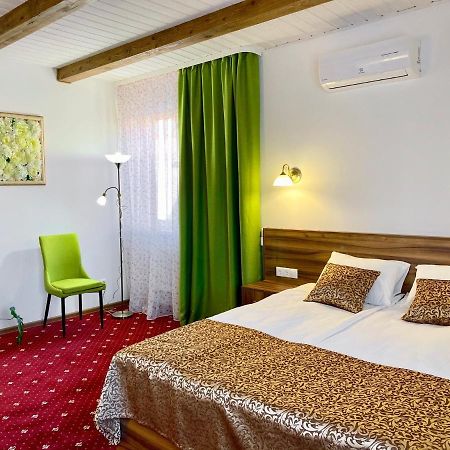 Hotel Rioro Mirhorod Exteriér fotografie
