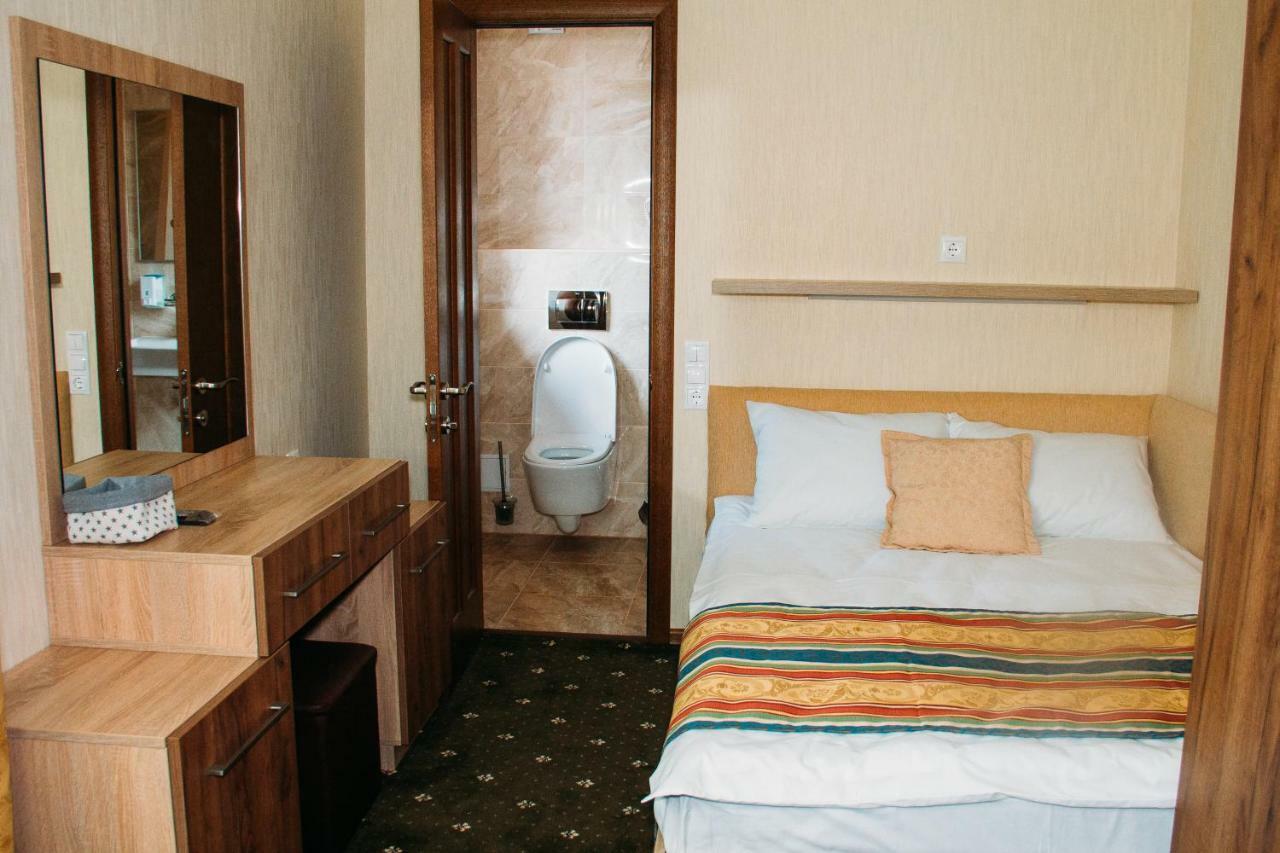 Hotel Rioro Mirhorod Exteriér fotografie