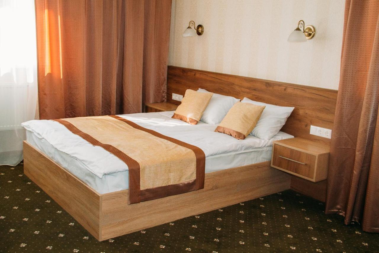 Hotel Rioro Mirhorod Exteriér fotografie